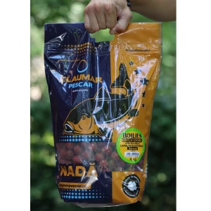 Boilies Claumar Birdfood Semi-Solubile Capsuna & Usturoi 24mm 4 kg