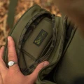 Geanta Accesorii Avid Carp RVS Accessory Pouch Medium, 16x8x10cm Geanta Accesorii Avid Carp RVS Accessory Pouch Medium, 16x8x10cm