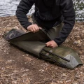 Husa Picheti-Cuie Cort KORDA Compac Bivvy Wrap, Dark Kamo, 83x66cm Husa Picheti-Cuie Cort KORDA Compac Bivvy Wrap, Dark Kamo, 83x66cm